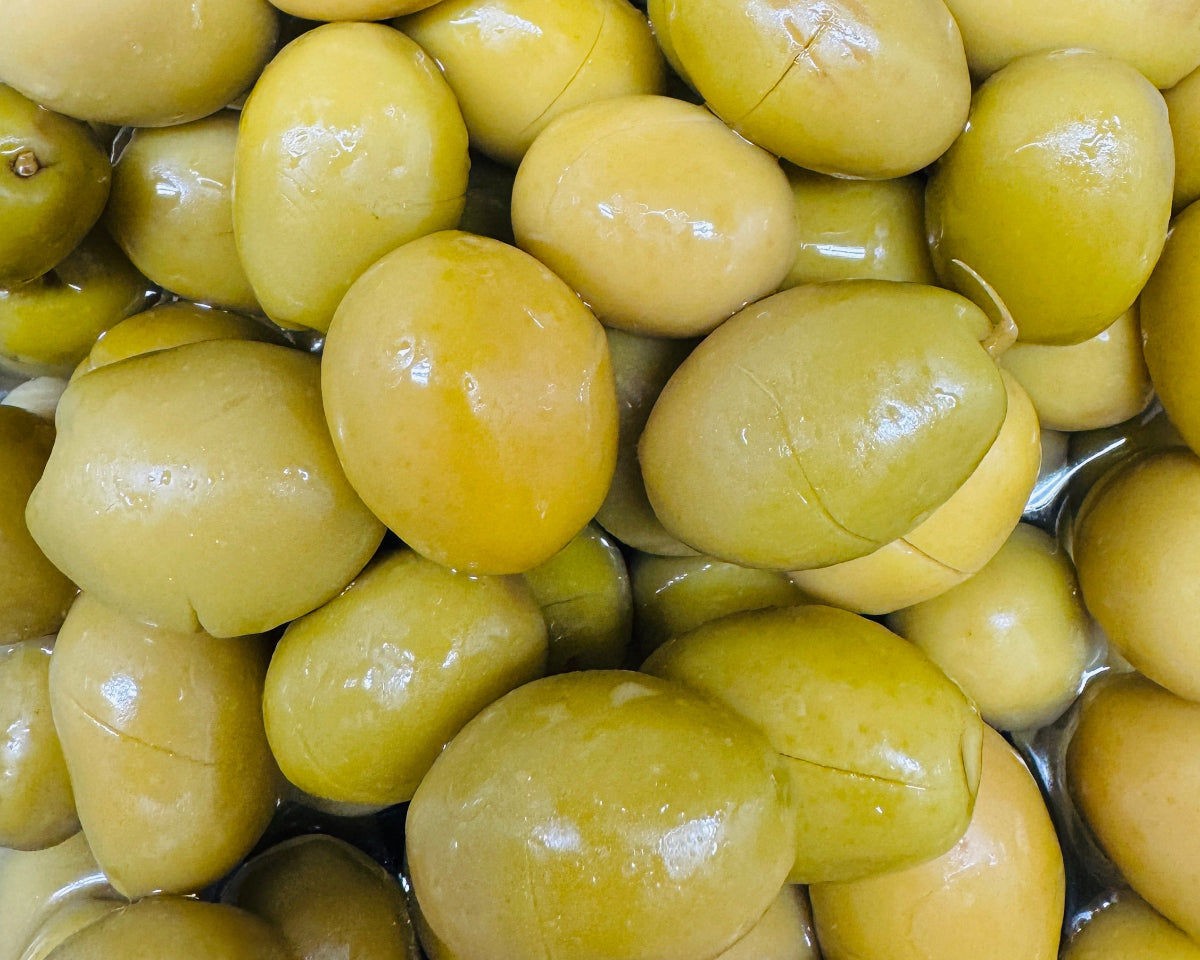 Cracked Green Olives with pits